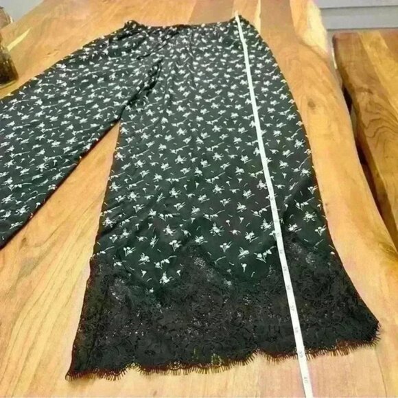 Victoria’s Secret Victoria Secret Black floral lace hem wide leg pants trousers - Picture 10 of 13